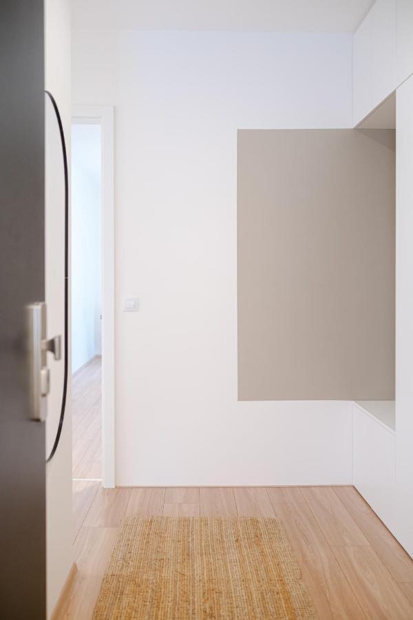 Newly Built Apartment In Vibrant Neighbourhood Prague Exterior photo
